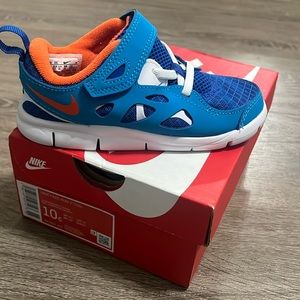 Boys Nike Free Run 2 shoes